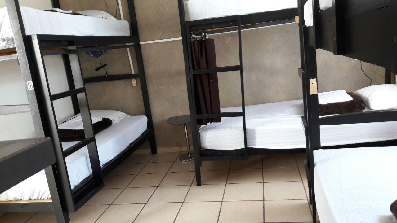 Hostal Yapa León Kültér fotó